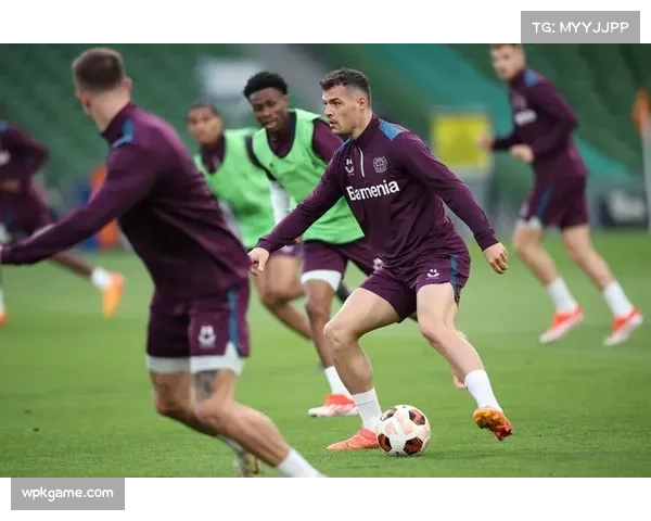 半场战报:勒沃库森1-0领先莱比锡,弗林蓬右路助攻博尼法斯头球破门